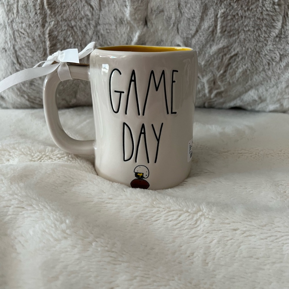 Snoopy Football Mug NWT - Picture 5 of 6